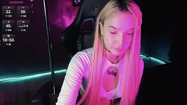 MilaAsh from StripChat is Freechat