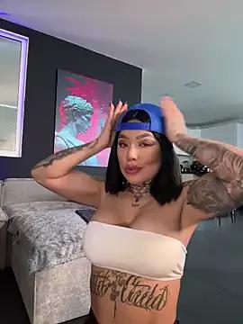 Unleash your urge for fetish cams livestreamers with our pick of steaming hot models, versed in the art of seduction and indulgence.