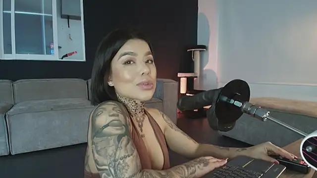 Unleash your urge for fetish cams livestreamers with our pick of steaming hot models, versed in the art of seduction and indulgence.