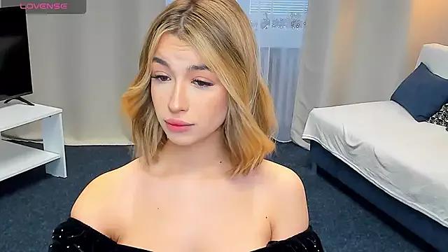 Unleash your urge for fetish cams livestreamers with our pick of steaming hot models, versed in the art of seduction and indulgence.