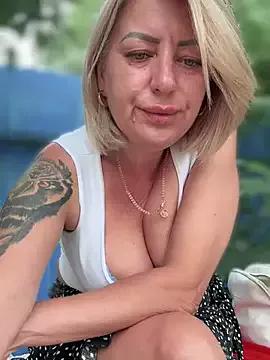 Milena-MilfaXXX from StripChat is Freechat
