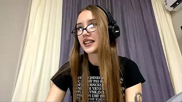 Milena_Awesome from StripChat is Freechat