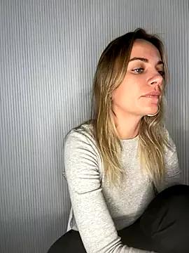 Milla__one from StripChat is Freechat