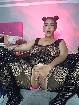 Unleash your urge for fetish cams livestreamers with our pick of steaming hot models, versed in the art of seduction and indulgence.