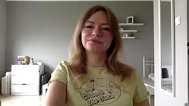MillieShow from StripChat is Freechat