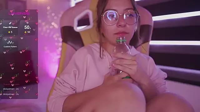 Unleash your urge for fetish cams livestreamers with our pick of steaming hot models, versed in the art of seduction and indulgence.