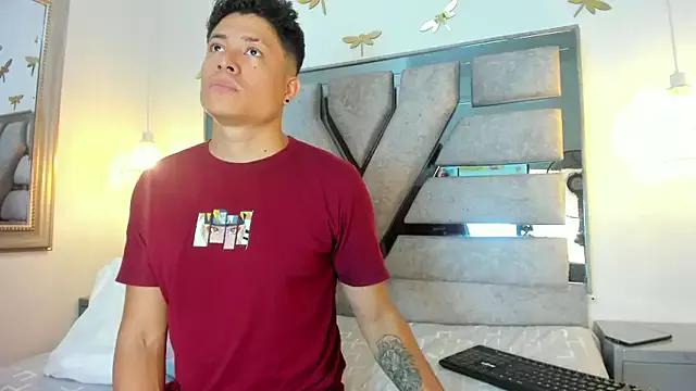 MiloCouple from StripChat is Freechat