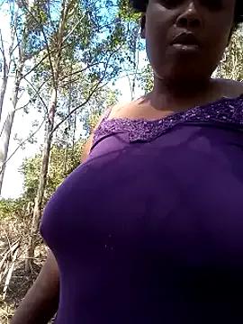 mimizana1982 from StripChat is Freechat