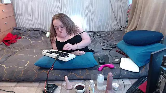 MiniNatalie from StripChat is Freechat