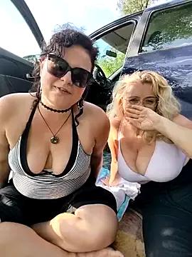 MiraCaramel from StripChat is Freechat