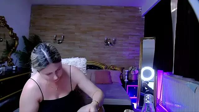 MiraHaze from StripChat is Freechat