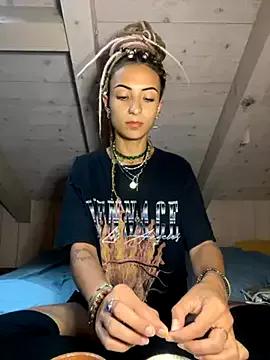 MiraMagDich from StripChat is Freechat