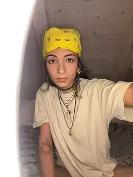 MiraMagDich from StripChat is Freechat