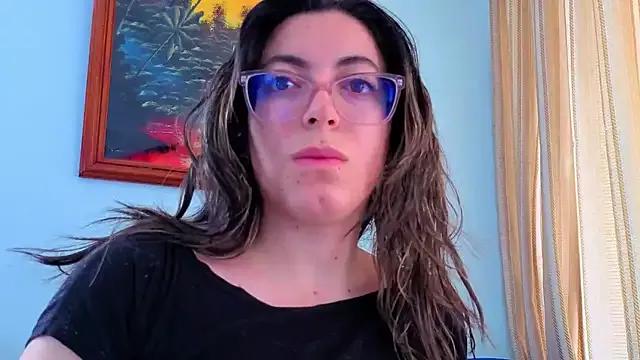 Miranda_sexlove_ from StripChat is Freechat