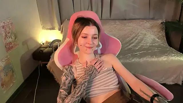 Unleash your urge for fetish cams livestreamers with our pick of steaming hot models, versed in the art of seduction and indulgence.