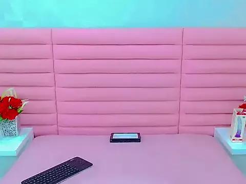 Unleash your urge for fetish cams livestreamers with our pick of steaming hot models, versed in the art of seduction and indulgence.