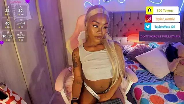 Miss_westt_ from StripChat is Freechat