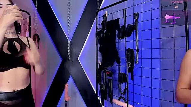 Unleash your urge for fetish cams livestreamers with our pick of steaming hot models, versed in the art of seduction and indulgence.