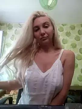 MissEmmaa from StripChat is Freechat