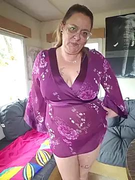 Misspapillon1840 from StripChat is Freechat