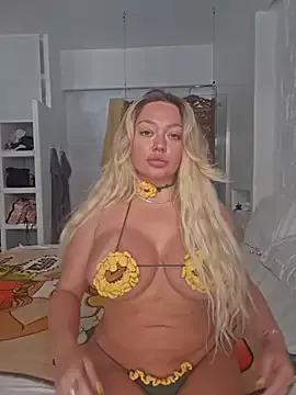 Unleash your urge for fetish cams livestreamers with our pick of steaming hot models, versed in the art of seduction and indulgence.