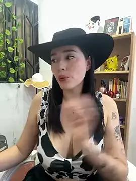Unleash your urge for fetish cams livestreamers with our pick of steaming hot models, versed in the art of seduction and indulgence.