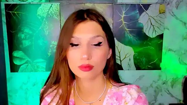 Mollyinyourmind from StripChat is Freechat