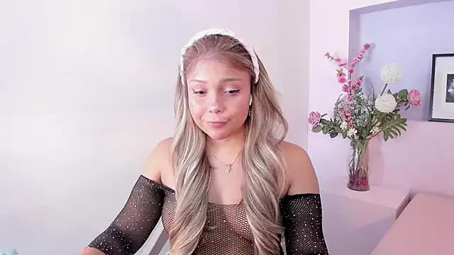 Unleash your urge for fetish cams livestreamers with our pick of steaming hot models, versed in the art of seduction and indulgence.