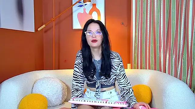 MollyMillsen from StripChat is Freechat