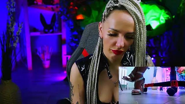 Unleash your urge for fetish cams livestreamers with our pick of steaming hot models, versed in the art of seduction and indulgence.