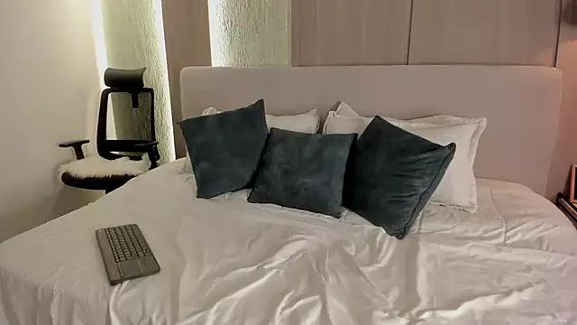 MoniqueVega from StripChat is Freechat