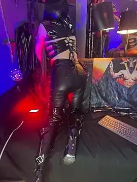 Unleash your urge for fetish cams livestreamers with our pick of steaming hot models, versed in the art of seduction and indulgence.