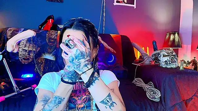 Unleash your urge for fetish cams livestreamers with our pick of steaming hot models, versed in the art of seduction and indulgence.