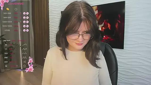 MoriGirl from StripChat is Freechat