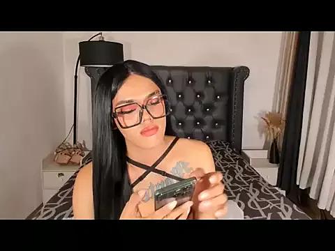 Unleash your urge for fetish cams livestreamers with our pick of steaming hot models, versed in the art of seduction and indulgence.