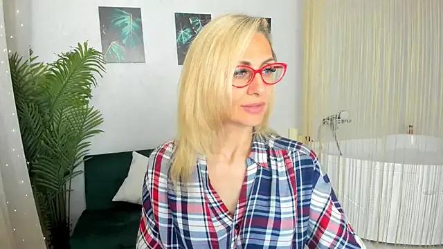 MuseOfStage from StripChat is Freechat