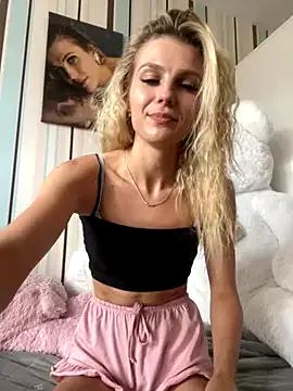 My_Hotgirl from StripChat is Freechat