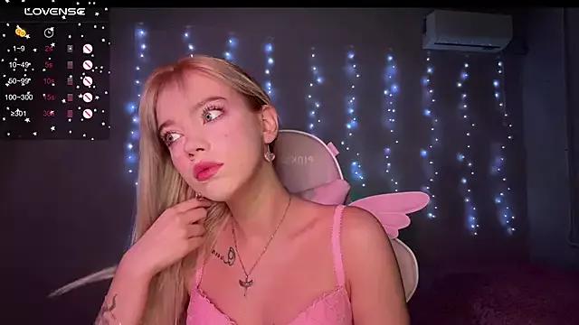 myprettylola from StripChat is Freechat