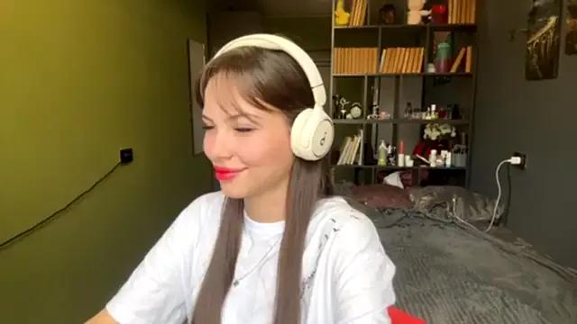 Unleash your urge for fetish cams livestreamers with our pick of steaming hot models, versed in the art of seduction and indulgence.