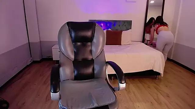 Unleash your urge for fetish cams livestreamers with our pick of steaming hot models, versed in the art of seduction and indulgence.