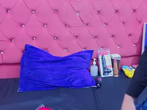 Unleash your urge for fetish cams livestreamers with our pick of steaming hot models, versed in the art of seduction and indulgence.