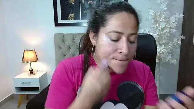 naomi_johnson1 from StripChat is Freechat