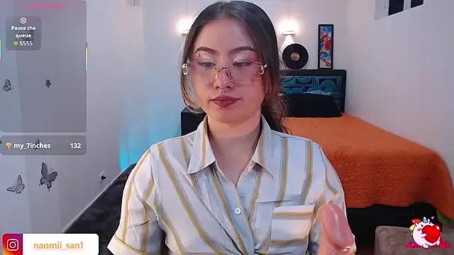 naomii_san from StripChat is Freechat