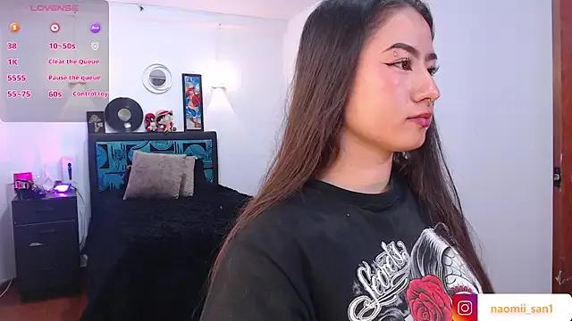 naomii_san from StripChat is Freechat