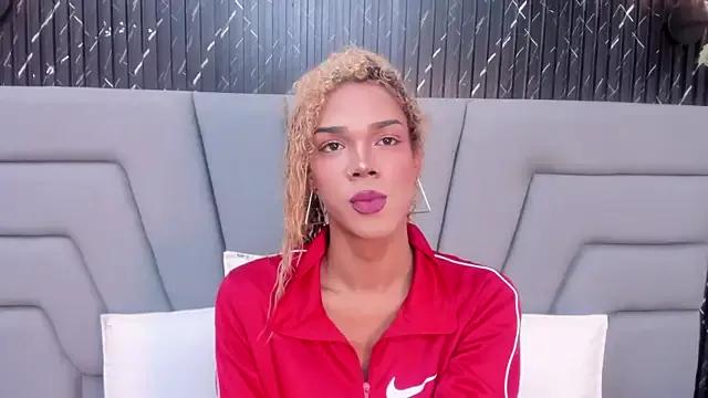 Unleash your urge for fetish cams livestreamers with our pick of steaming hot models, versed in the art of seduction and indulgence.