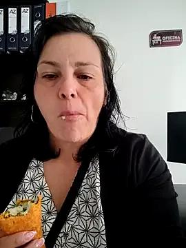 Natasha_miilf from StripChat is Freechat