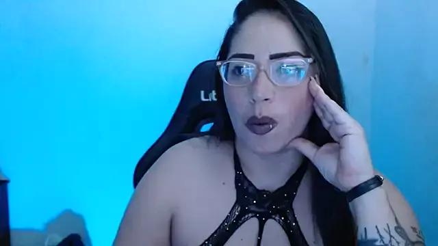 Unleash your urge for fetish cams livestreamers with our pick of steaming hot models, versed in the art of seduction and indulgence.