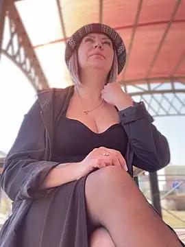 Unleash your urge for fetish cams livestreamers with our pick of steaming hot models, versed in the art of seduction and indulgence.