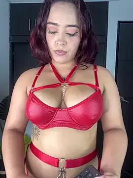 Unleash your urge for fetish cams livestreamers with our pick of steaming hot models, versed in the art of seduction and indulgence.