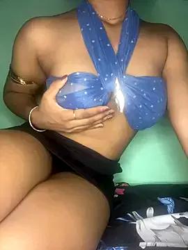 naughtysaraaa from StripChat is Freechat